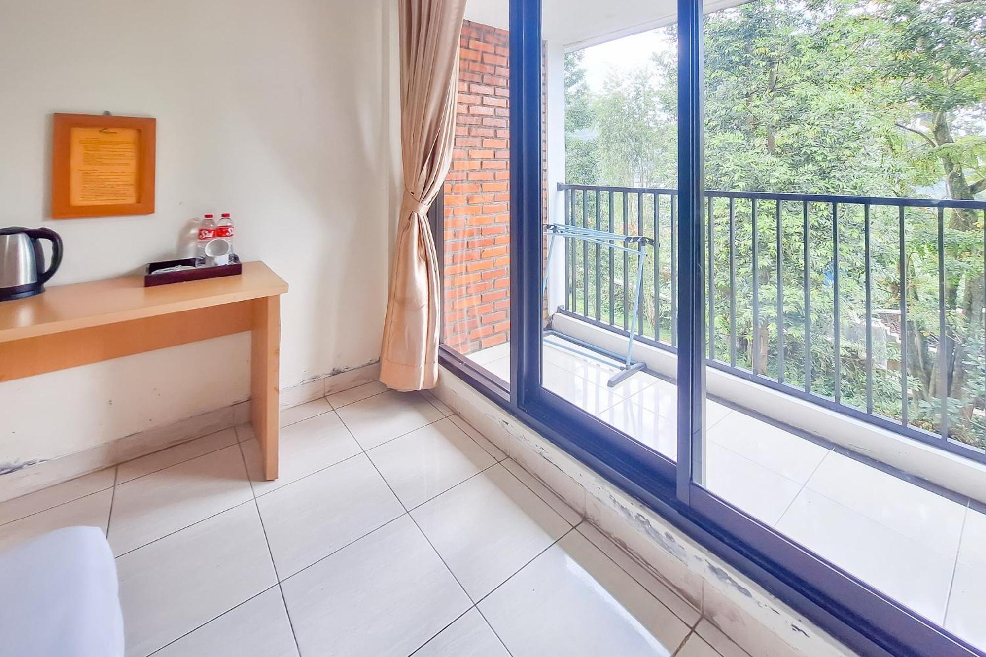 Urbanview Hotel Tridaya Cisarua Puncak Экстерьер фото