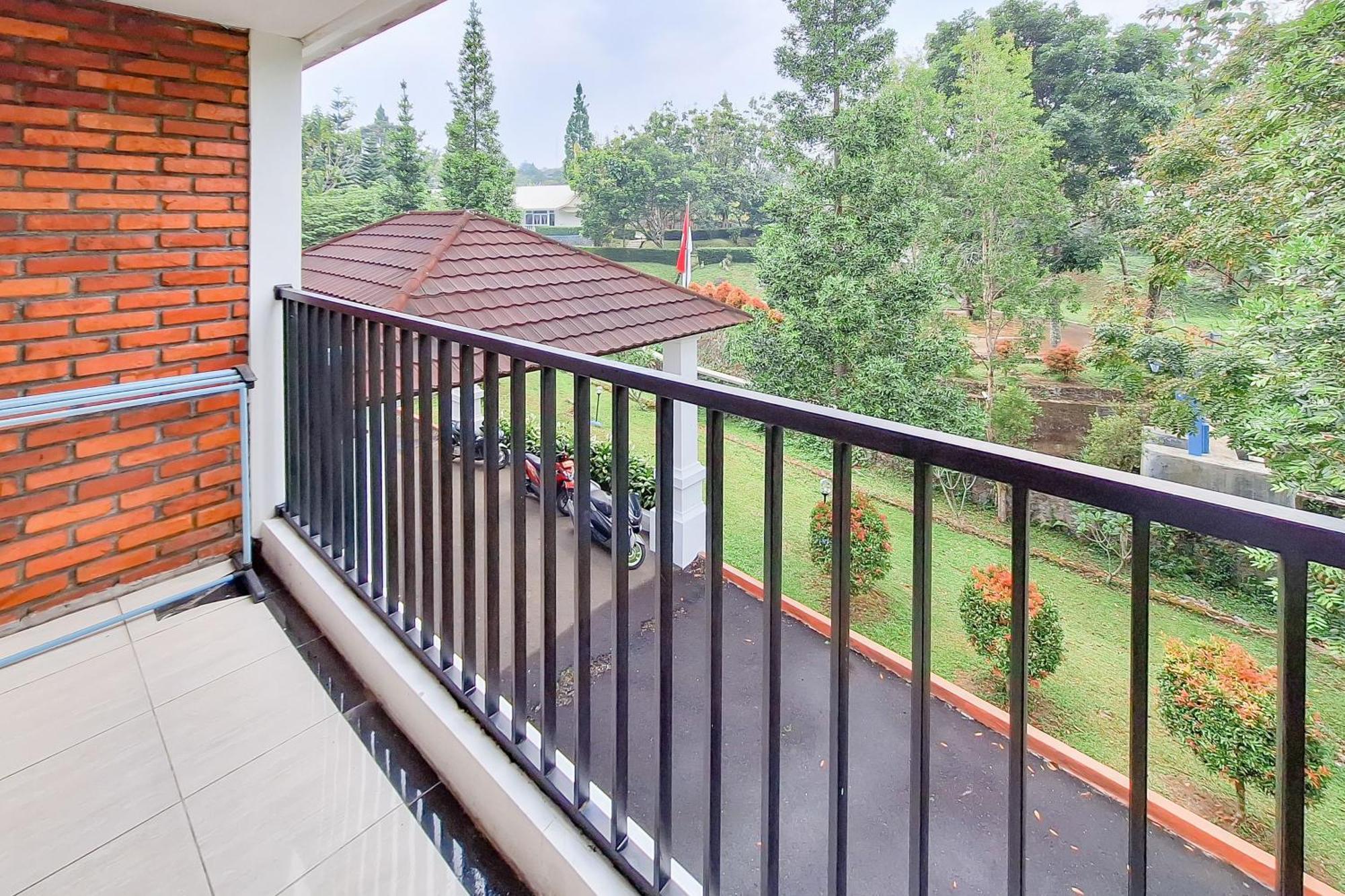 Urbanview Hotel Tridaya Cisarua Puncak Экстерьер фото