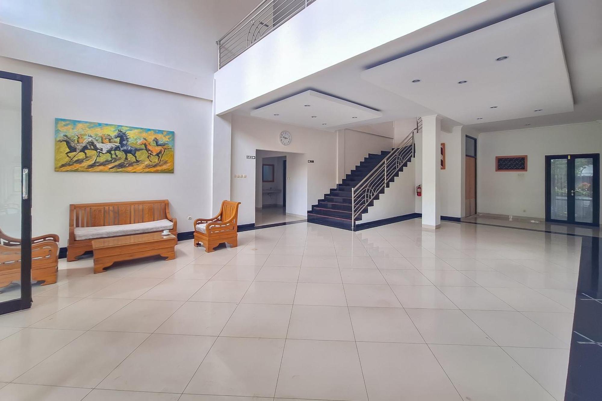 Urbanview Hotel Tridaya Cisarua Puncak Экстерьер фото