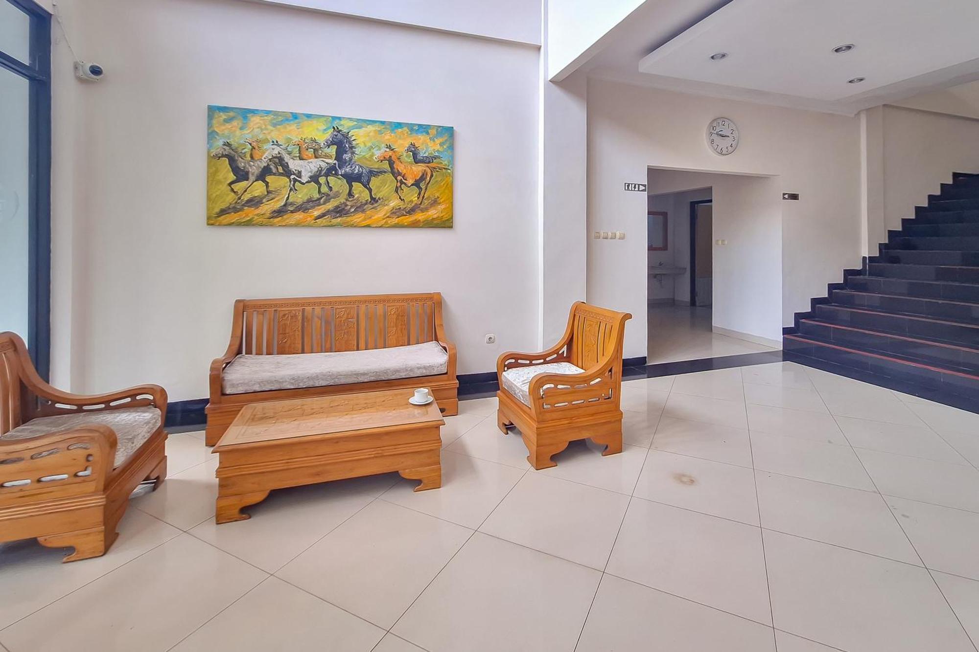 Urbanview Hotel Tridaya Cisarua Puncak Экстерьер фото